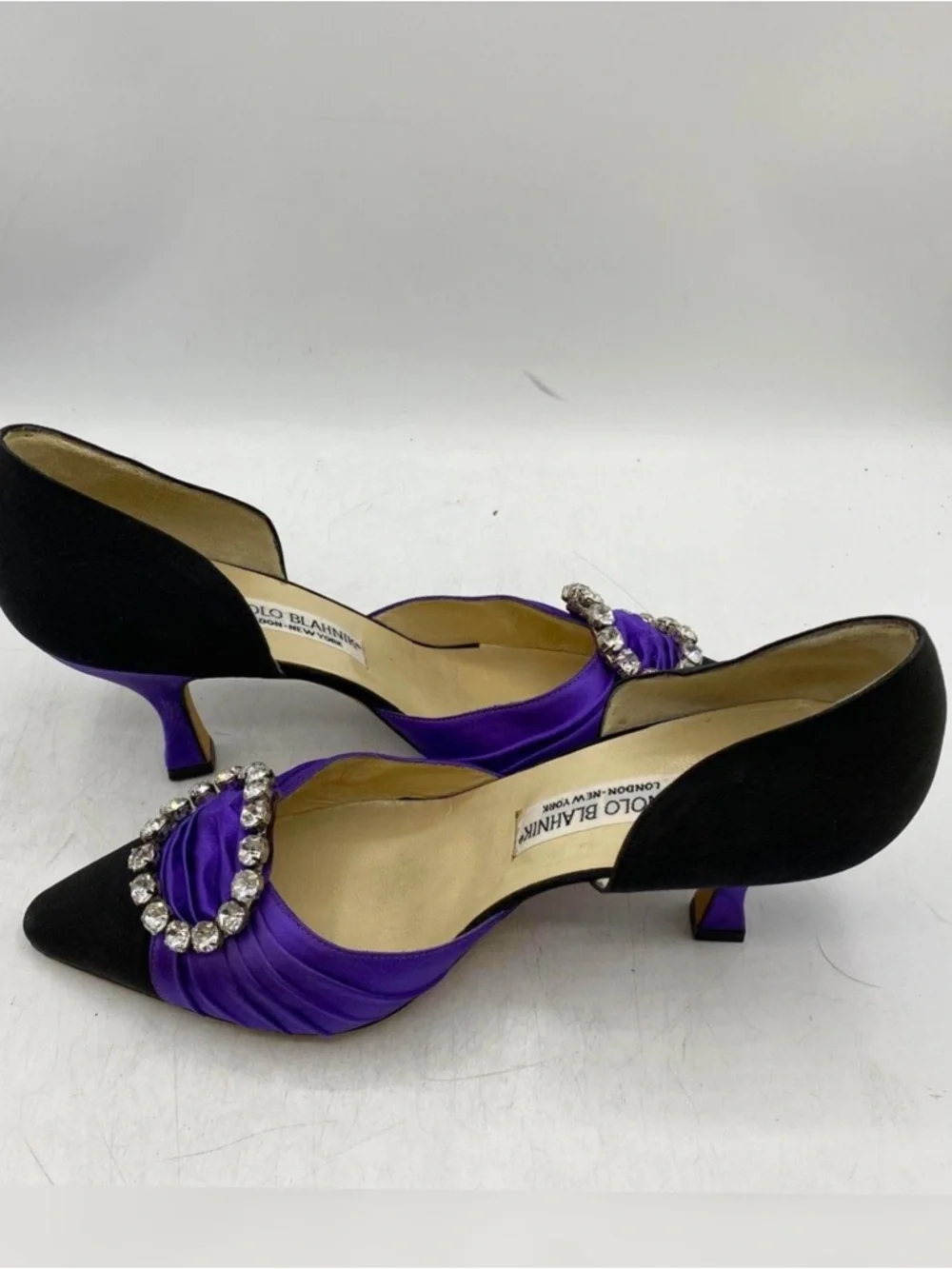 Vintage 1980’s - 1990’s Manolo Blahnik Purple and Black Crystal satin d’orsay - Picture 4 of 8